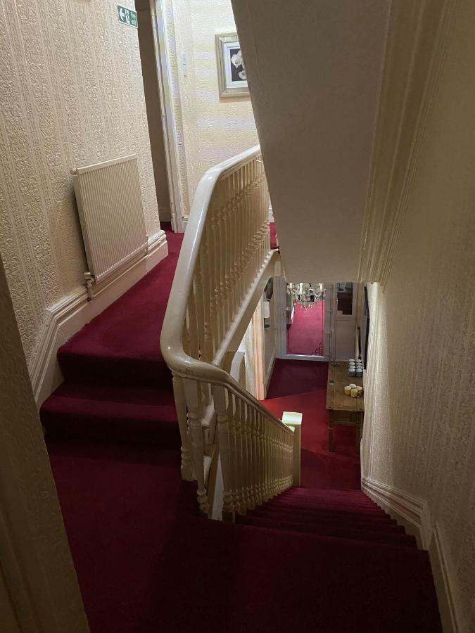 Hotel Jeanne Blackpool Esterno foto