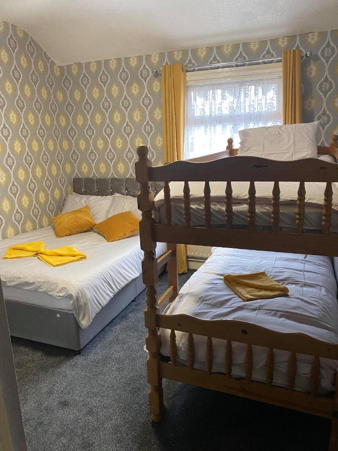 Hotel Jeanne Blackpool Esterno foto