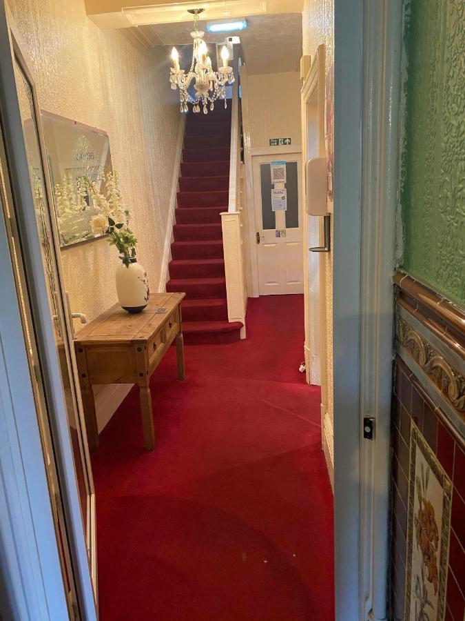 Hotel Jeanne Blackpool Esterno foto
