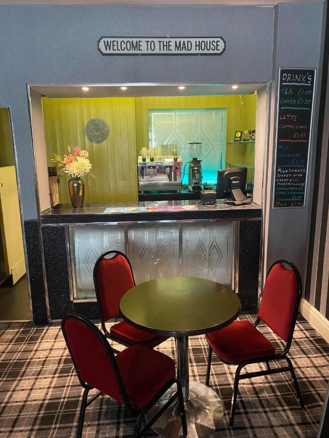 Hotel Jeanne Blackpool Esterno foto
