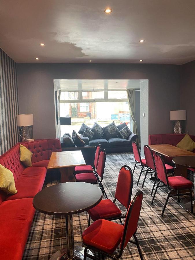 Hotel Jeanne Blackpool Esterno foto