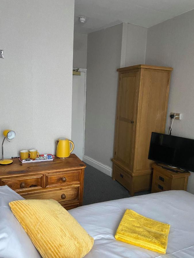 Hotel Jeanne Blackpool Esterno foto